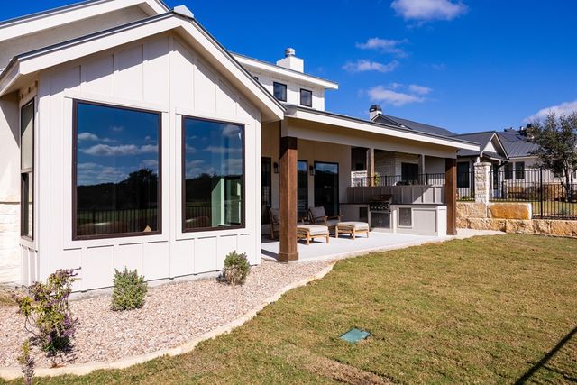 1060 Albatross Way, Kerrville, TX 78028