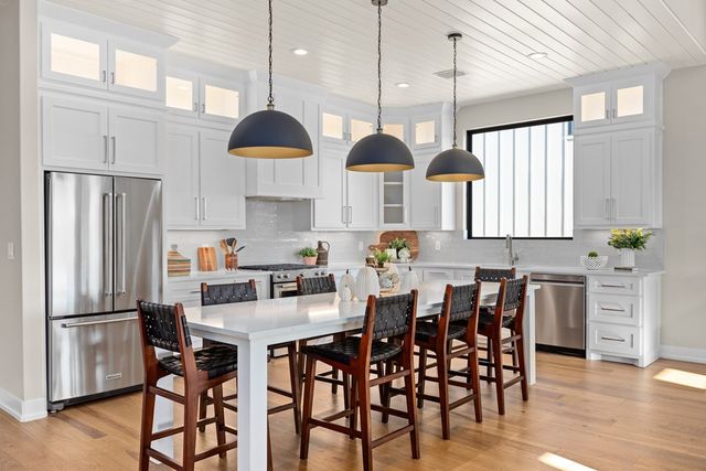 1060 Albatross Way, Kerrville, TX 78028