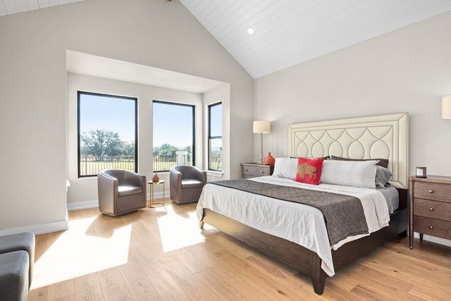 1060 Albatross Way, Kerrville, TX 78028