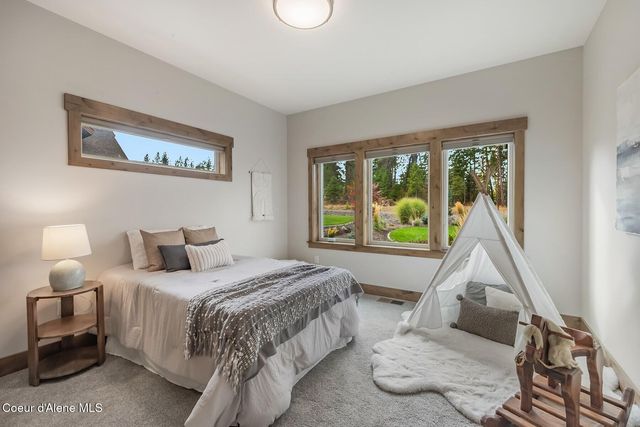 4434 E Sorrel Ave, Hayden, ID 83835