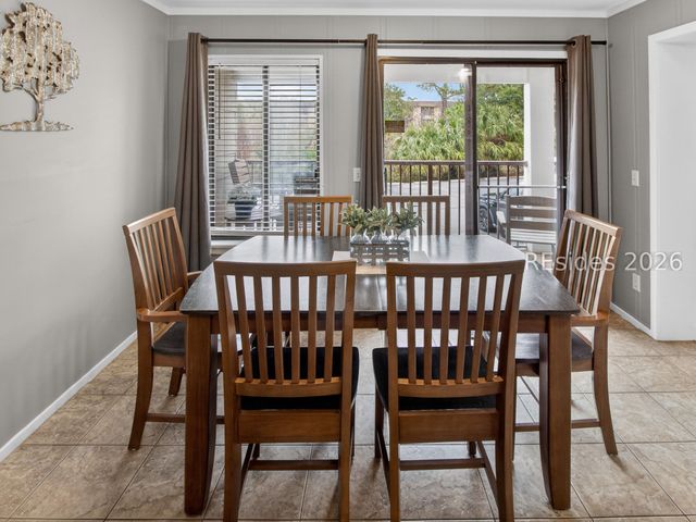 40 Folly Field Road 130, Hilton Head Island, SC 29928