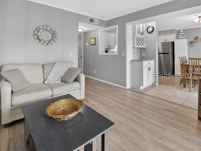 40 Folly Field Road 130, Hilton Head Island, SC 29928