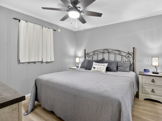 40 Folly Field Road 130, Hilton Head Island, SC 29928