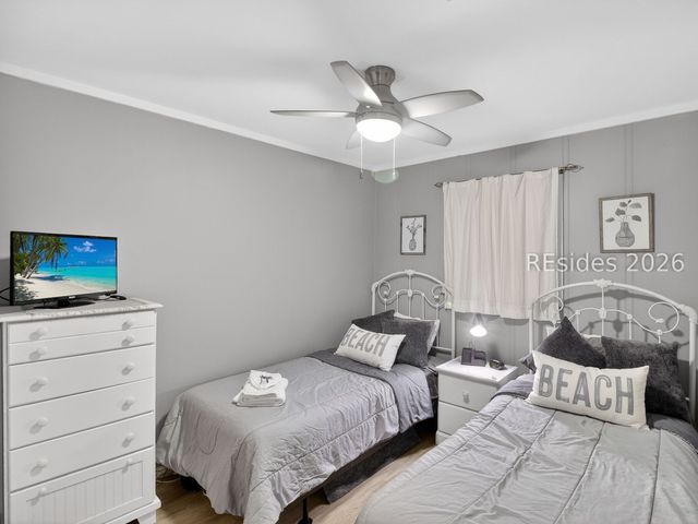 40 Folly Field Road 130, Hilton Head Island, SC 29928