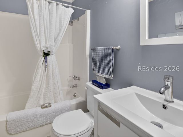 40 Folly Field Road 130, Hilton Head Island, SC 29928