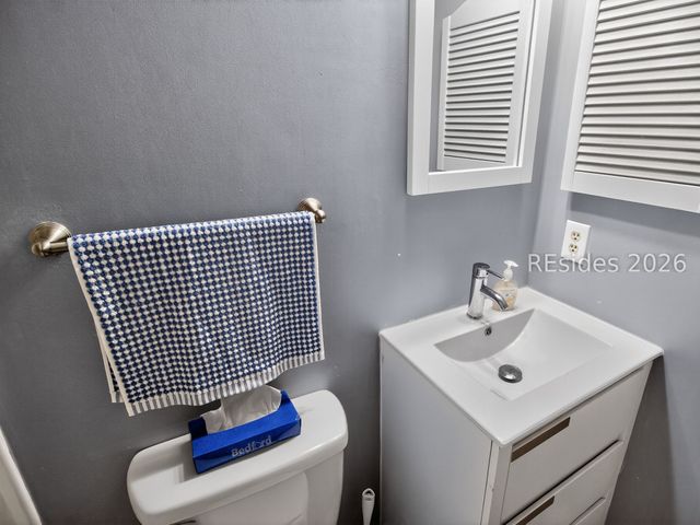 40 Folly Field Road 130, Hilton Head Island, SC 29928