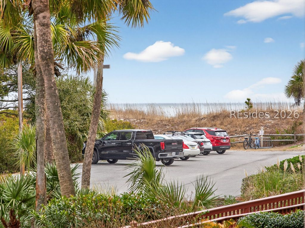 40 Folly Field Road 130, Hilton Head Island, SC 29928