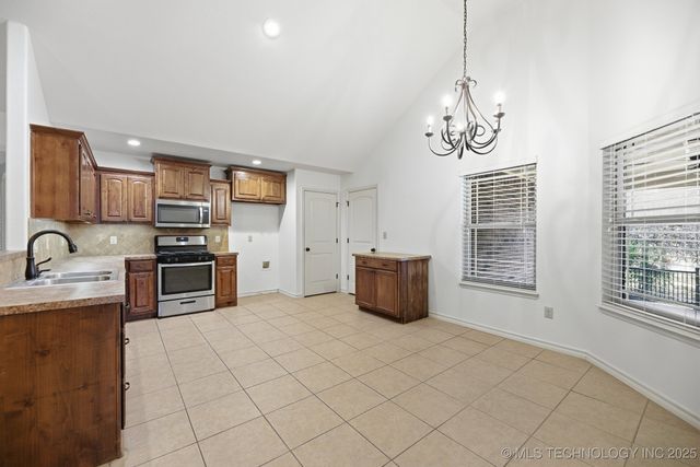 1231 W Keeling Avenue, Sapulpa, OK 74066