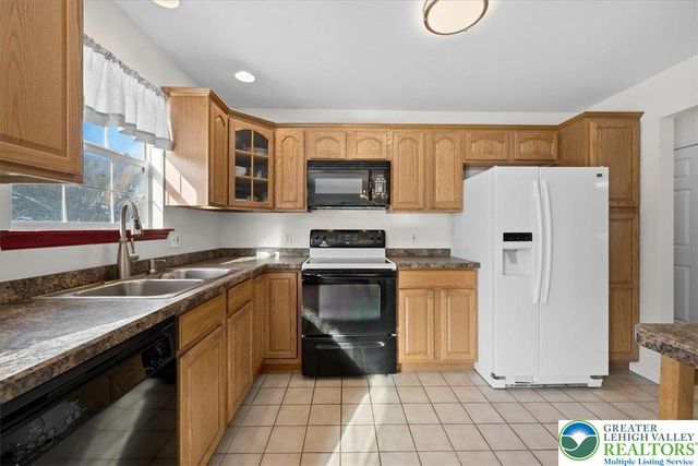 260 Forest Inn Road, Towamensing Twp, PA 18235