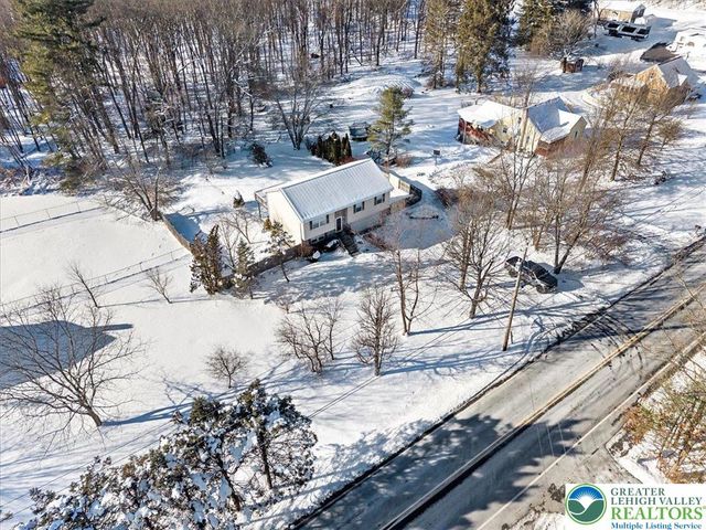 260 Forest Inn Road, Towamensing Twp, PA 18235