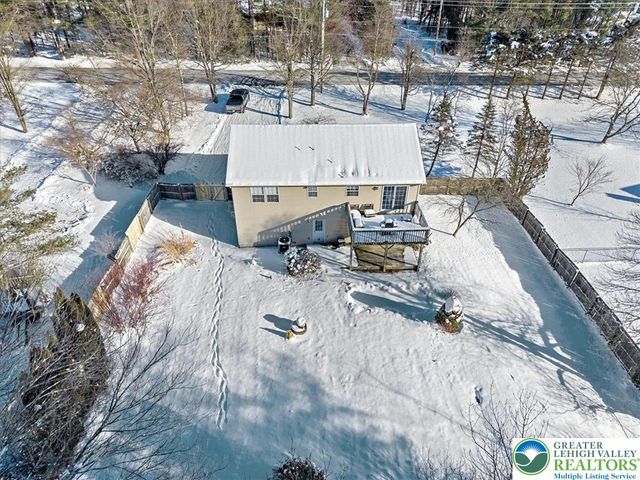 260 Forest Inn Road, Towamensing Twp, PA 18235