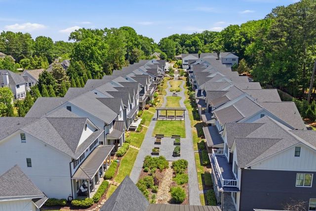1822 Commons Circle, Brookhaven, GA 30341