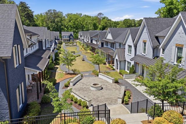 1822 Commons Circle, Brookhaven, GA 30341