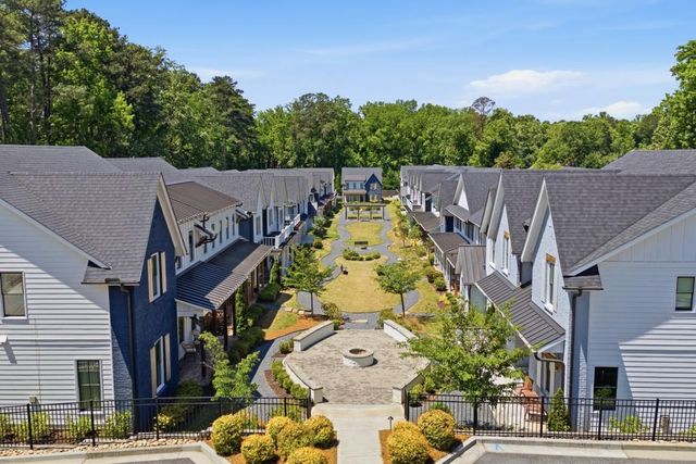 1822 Commons Circle, Brookhaven, GA 30341