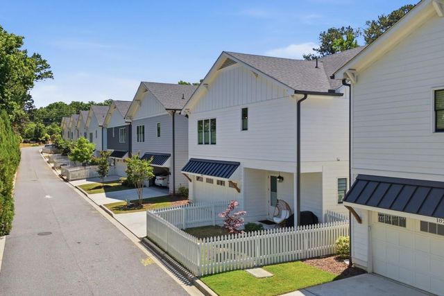 1822 Commons Circle, Brookhaven, GA 30341