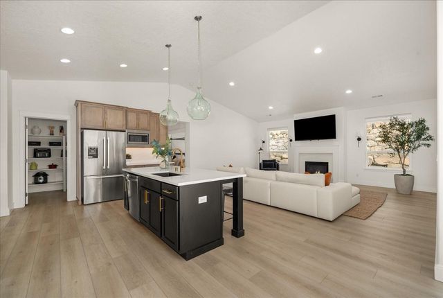 19715 E 11th Ave, Spokane Valley, WA 99016