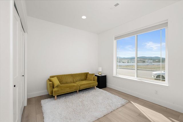 19715 E 11th Ave, Spokane Valley, WA 99016