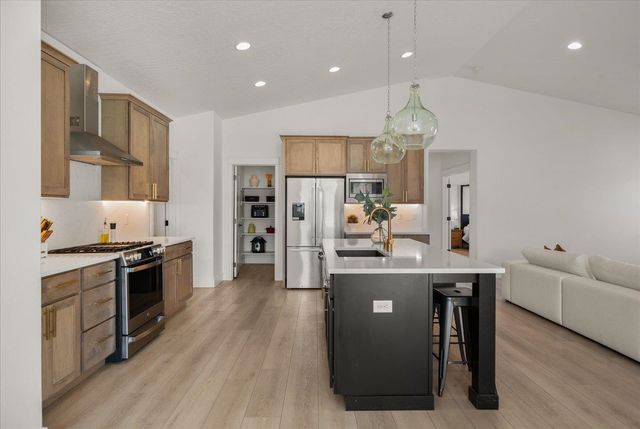 19715 E 11th Ave, Spokane Valley, WA 99016
