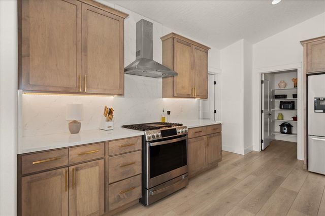 19715 E 11th Ave, Spokane Valley, WA 99016