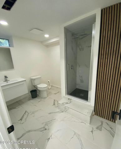 604 Van Note Parkway, Oakhurst, NJ 07755