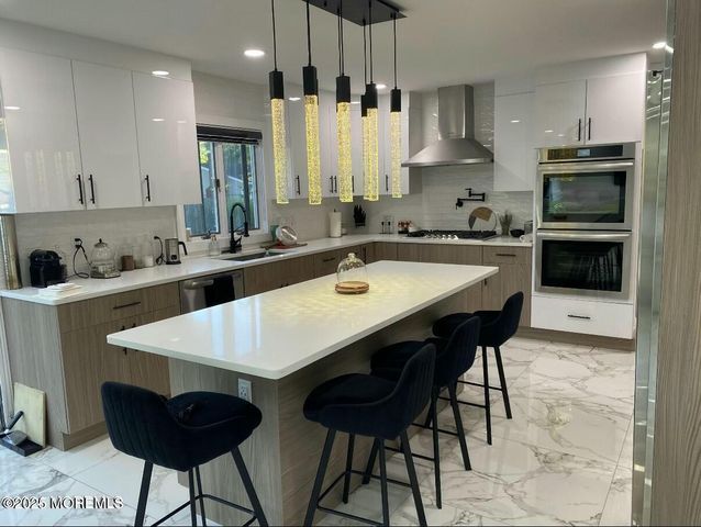 604 Van Note Parkway, Oakhurst, NJ 07755