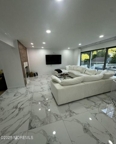 604 Van Note Parkway, Oakhurst, NJ 07755