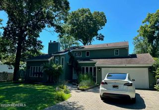 604 Van Note Parkway, Oakhurst, NJ 07755
