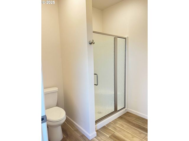 1577 37TH St, Florence, OR 97439