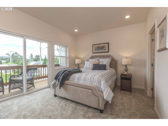 1577 37TH St, Florence, OR 97439