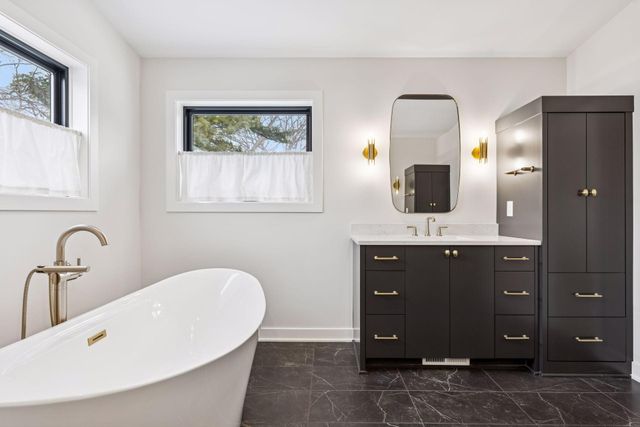 5304 Hollywood Road, Edina, MN 55436