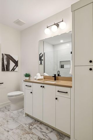 5304 Hollywood Road, Edina, MN 55436