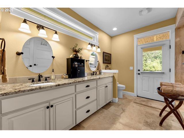 102 Nw 164TH St, Ridgefield, WA 98642
