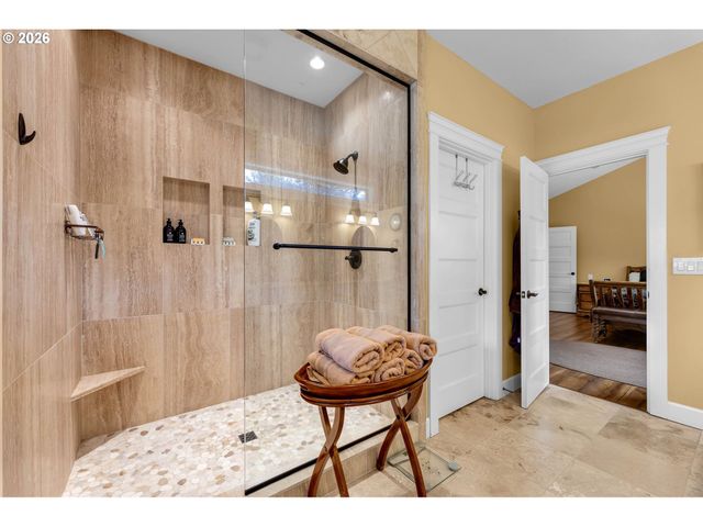 102 Nw 164TH St, Ridgefield, WA 98642