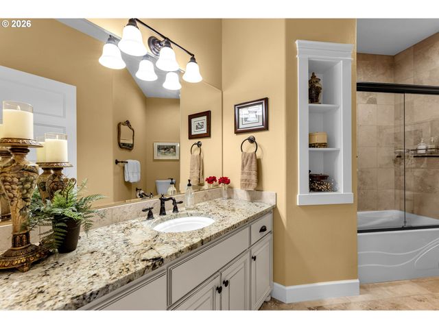 102 Nw 164TH St, Ridgefield, WA 98642