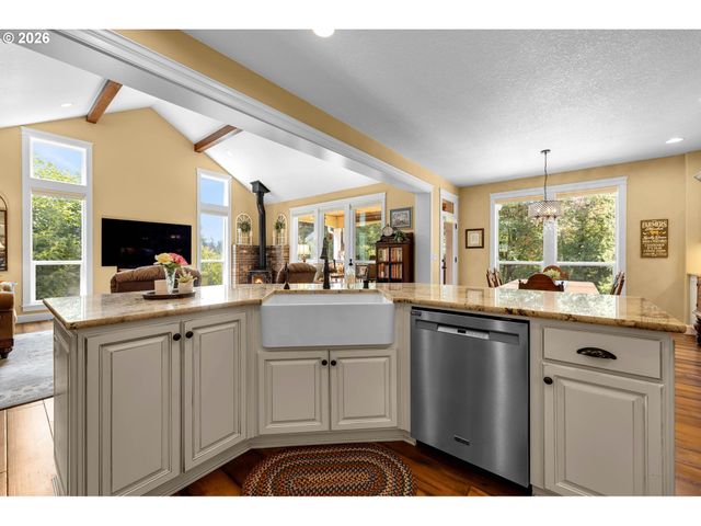 102 Nw 164TH St, Ridgefield, WA 98642