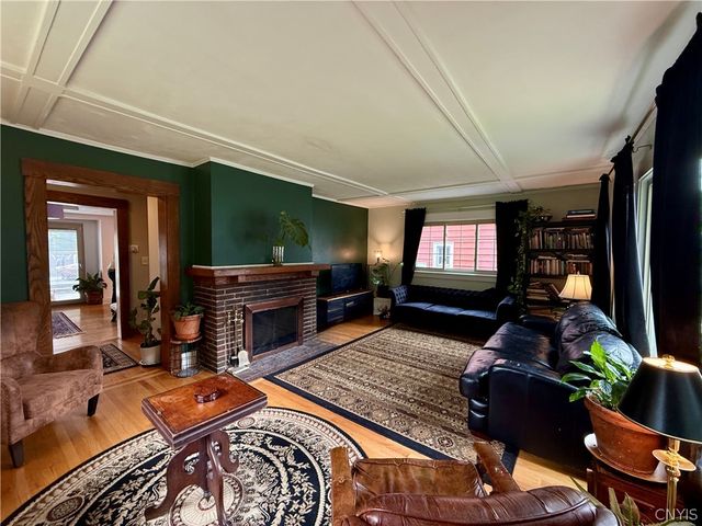 136 Kensington Place, Syracuse, NY 13210