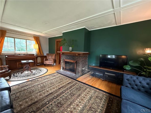 136 Kensington Place, Syracuse, NY 13210