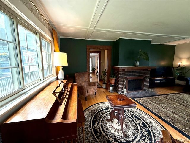 136 Kensington Place, Syracuse, NY 13210