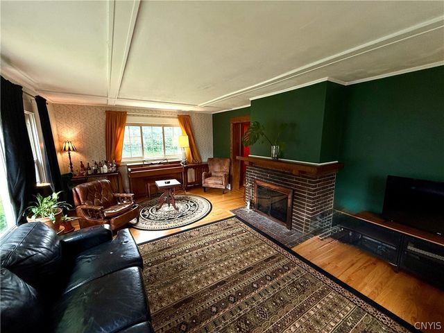 136 Kensington Place, Syracuse, NY 13210