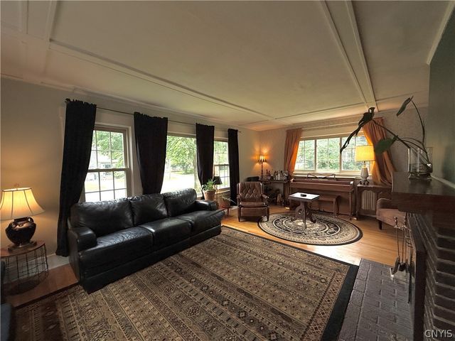 136 Kensington Place, Syracuse, NY 13210