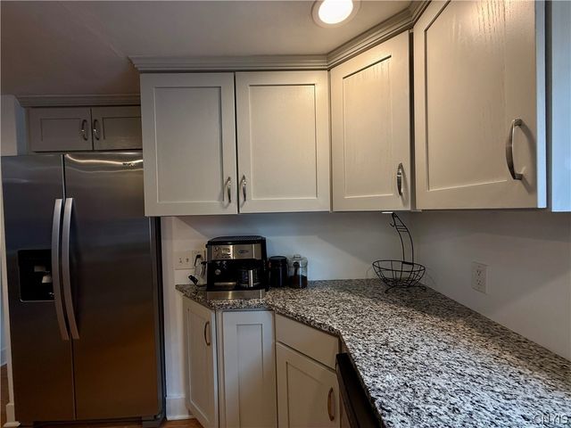 136 Kensington Place, Syracuse, NY 13210