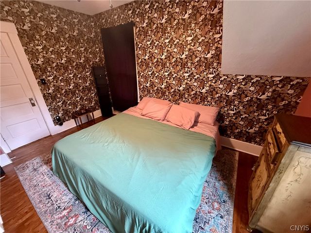 136 Kensington Place, Syracuse, NY 13210