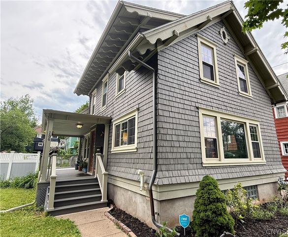 136 Kensington Place, Syracuse, NY 13210