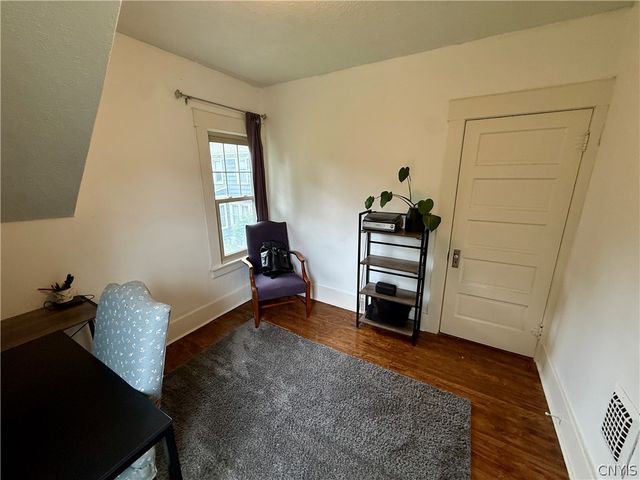 136 Kensington Place, Syracuse, NY 13210