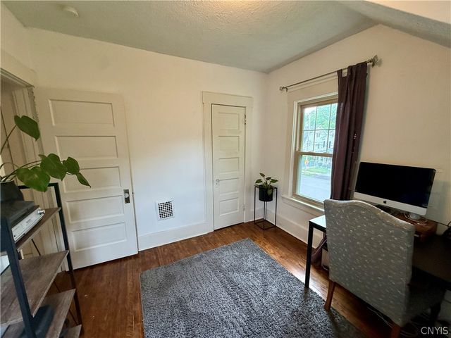 136 Kensington Place, Syracuse, NY 13210