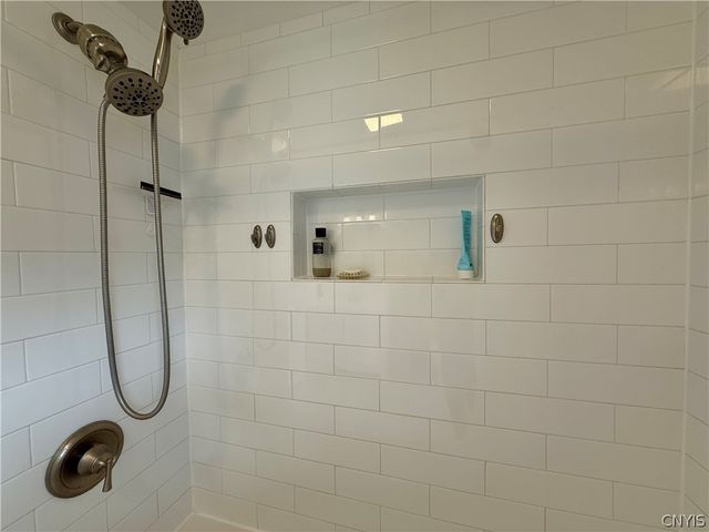 136 Kensington Place, Syracuse, NY 13210