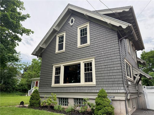 136 Kensington Place, Syracuse, NY 13210