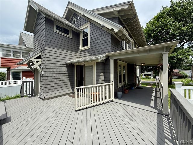 136 Kensington Place, Syracuse, NY 13210