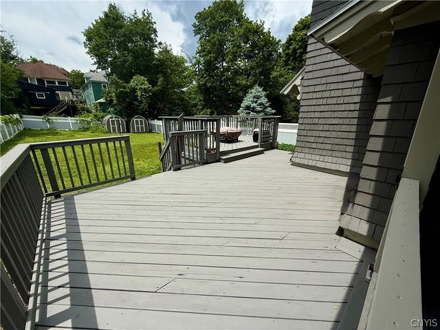 136 Kensington Place, Syracuse, NY 13210