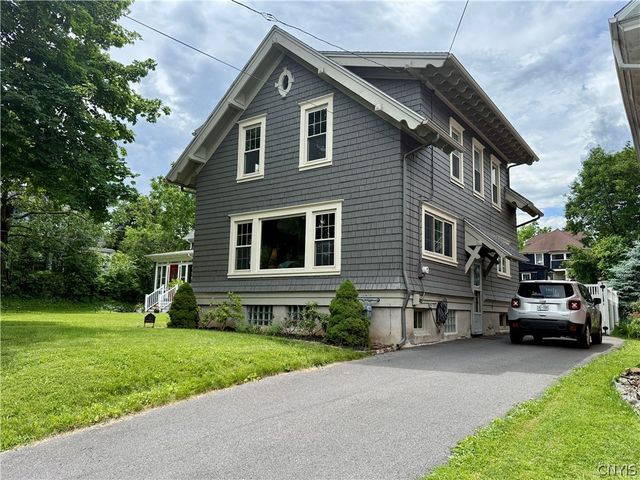 136 Kensington Place, Syracuse, NY 13210
